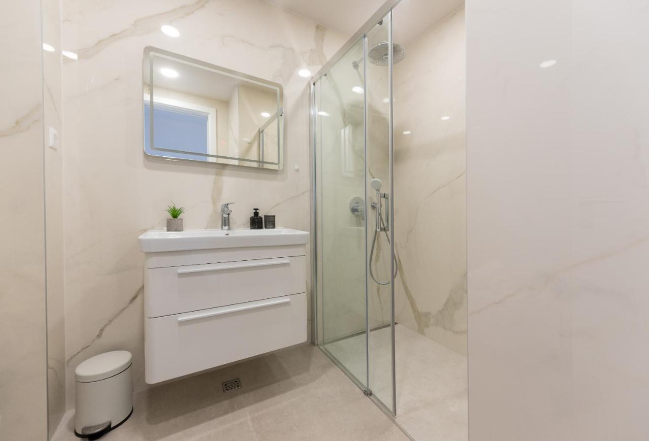 מאקרסקה Luxury Adria Sea & City View Apartment מראה חיצוני תמונה